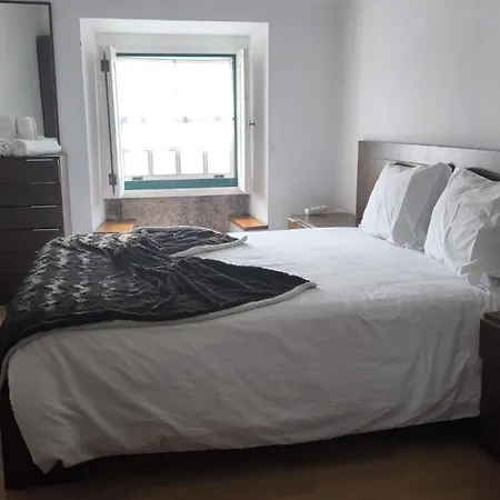 Casa Da Praca דירה טורה דה מונקורבו